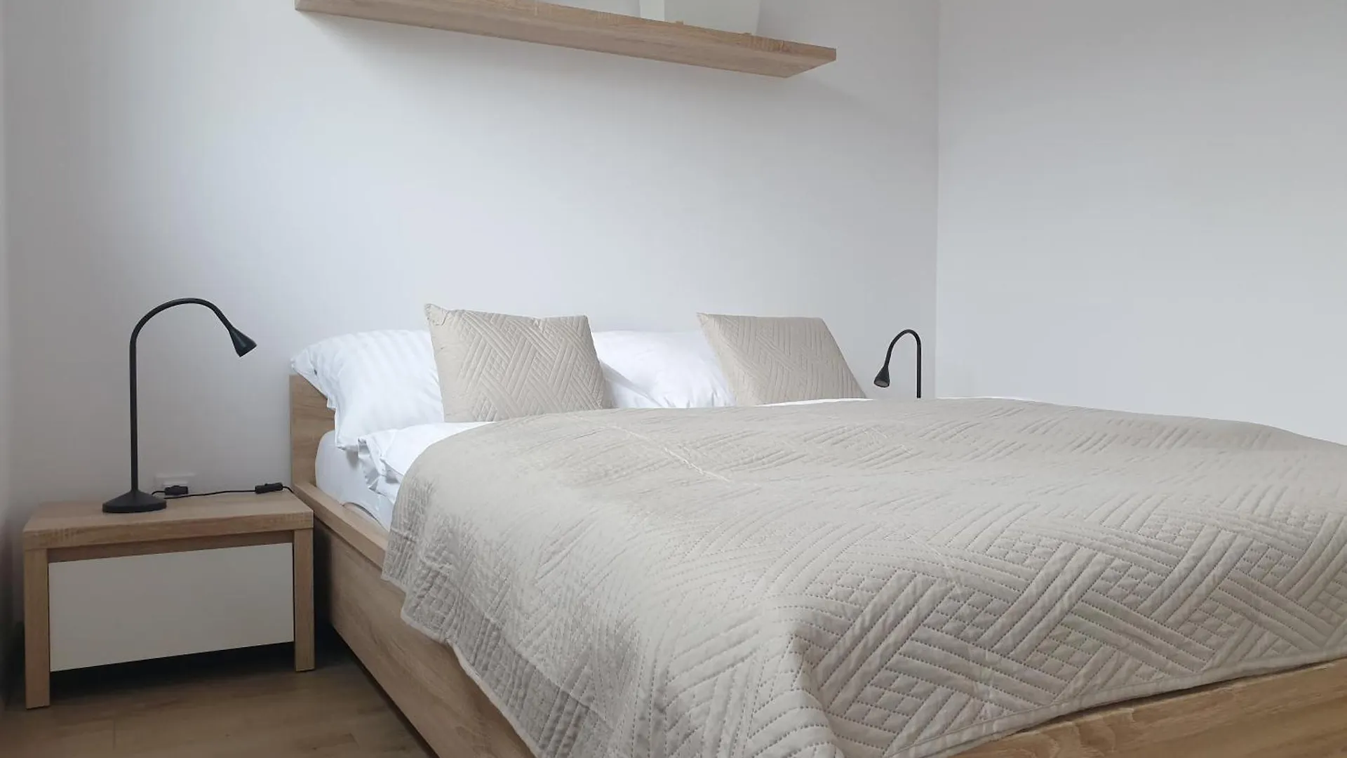 Near The Airport- Apartments Cracovie